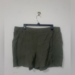 A New Day Green Shorts XXL